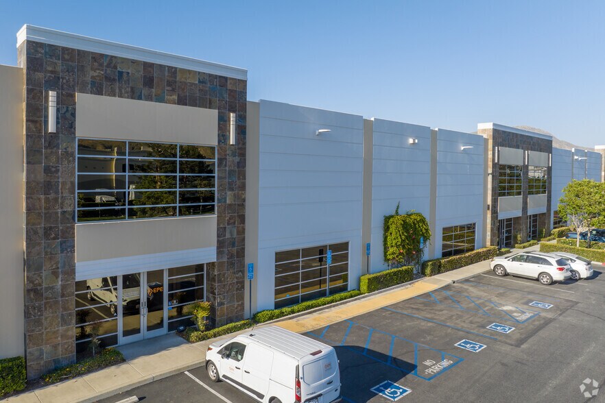 More Photos Of 1111 Citrus St, Riverside Warehouse For Lease