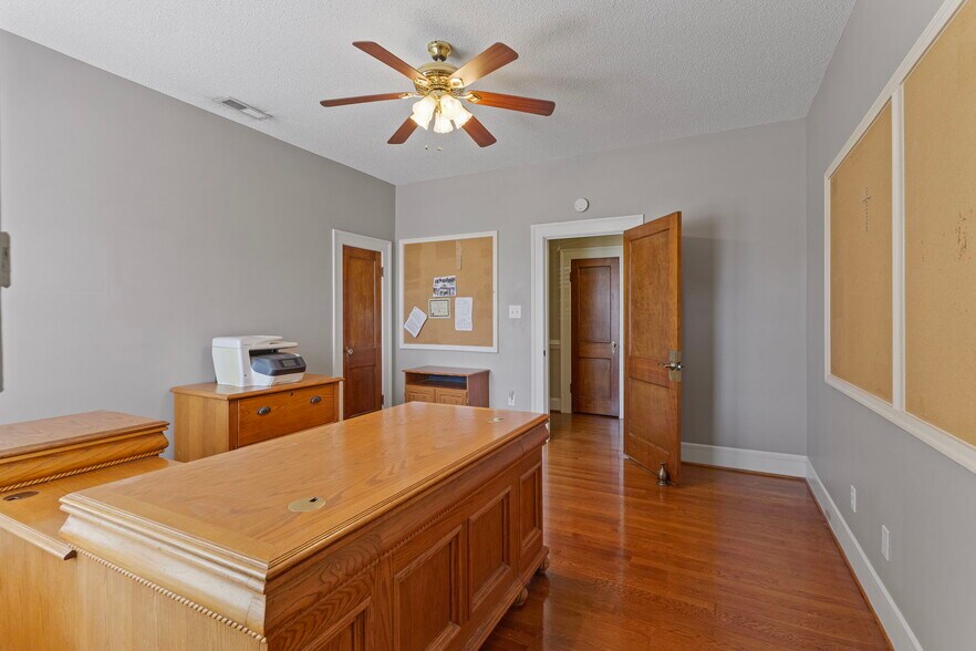 More Photos Of 310 S Clinton Ave, Dunn Medical For Sale