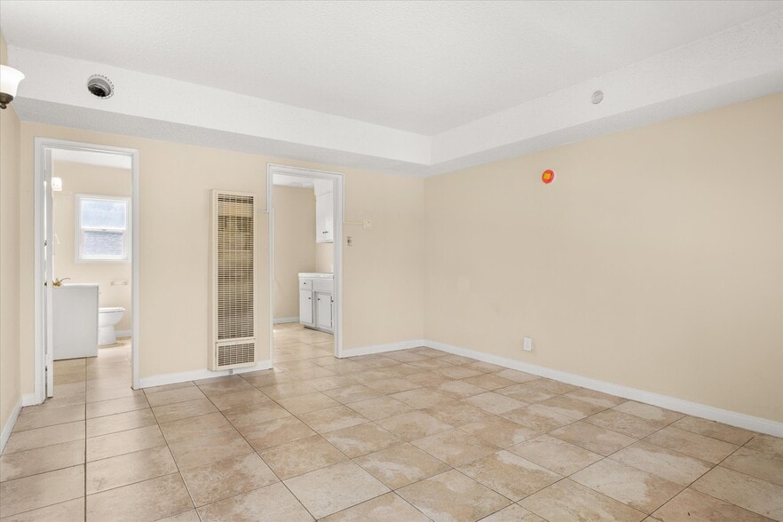 More Photos Of 10600 S Inglewood Ave, Inglewood Apartments For Sale