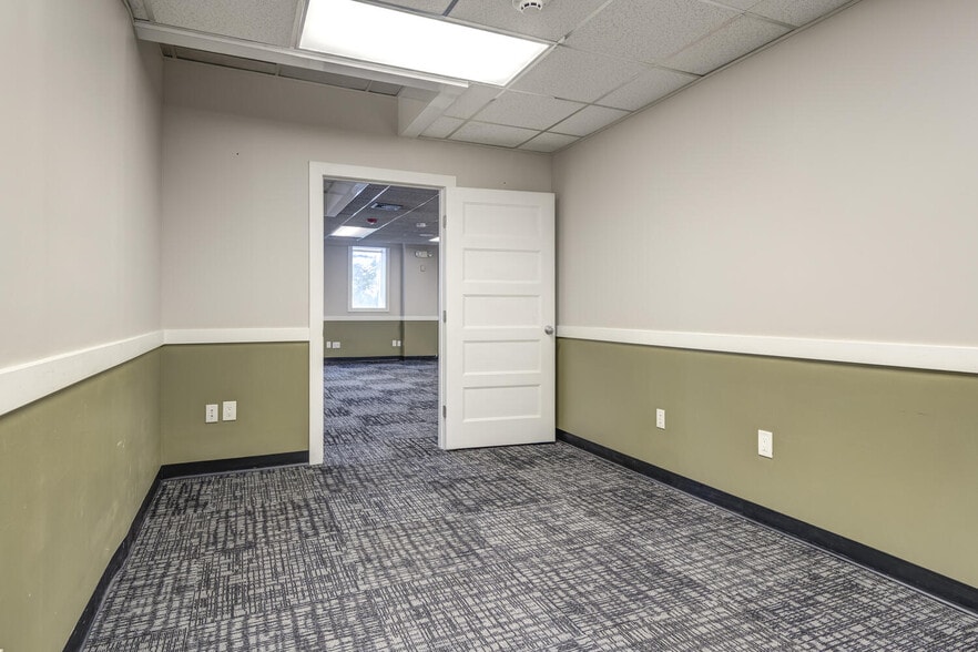 More Photos Of 1575 Hillside Ave, New Hyde Park Medical For Sale