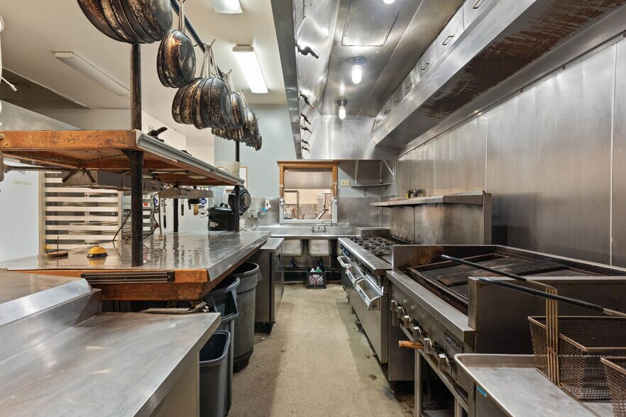 More Photos Of 102 S 1st Ave, Sandpoint Storefront Retail Office For Sale