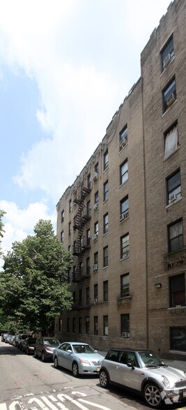 Primary Photo Of 121-131 Bennett Ave, New York Apartments For Lease