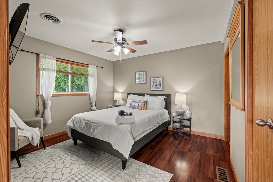 More Photos Of 327 S Miller Rd, Fairlawn Assisted Living For Sale