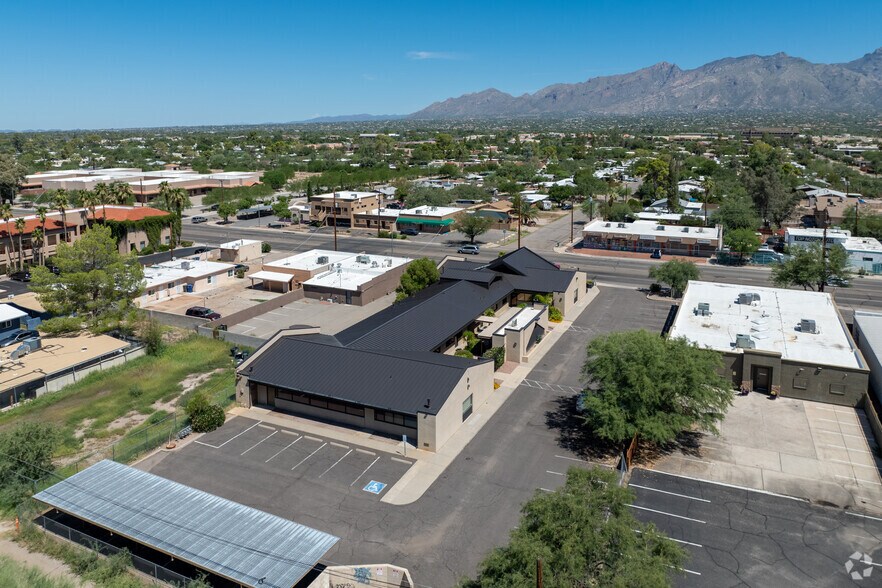 More Photos Of 5232 E Pima St, Tucson Office For Sale