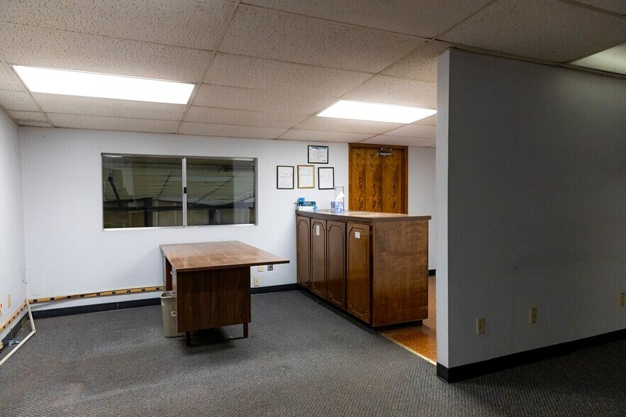More Photos Of 301 G St, Exeter Landfill For Sale