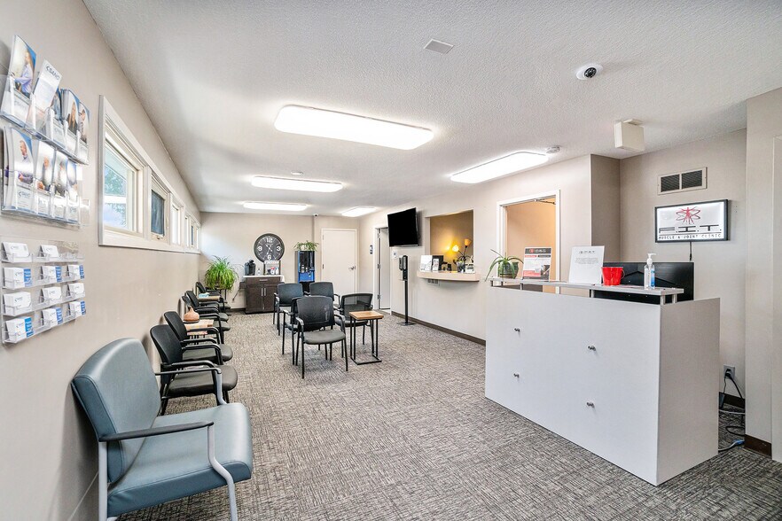 More Photos Of 2 Holly Ln, Paola Medical For Sale