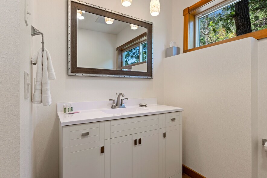 More Photos Of 10888 Rimrock Pl, Spearfish Hotel For Sale