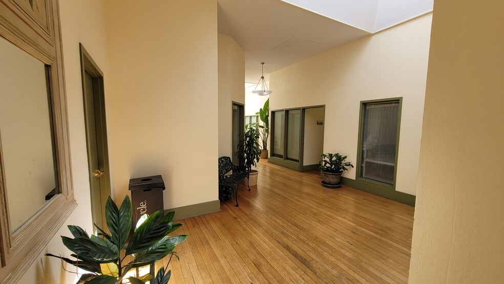 More Photos Of 613-617 4th St, Santa Rosa Office For Sale