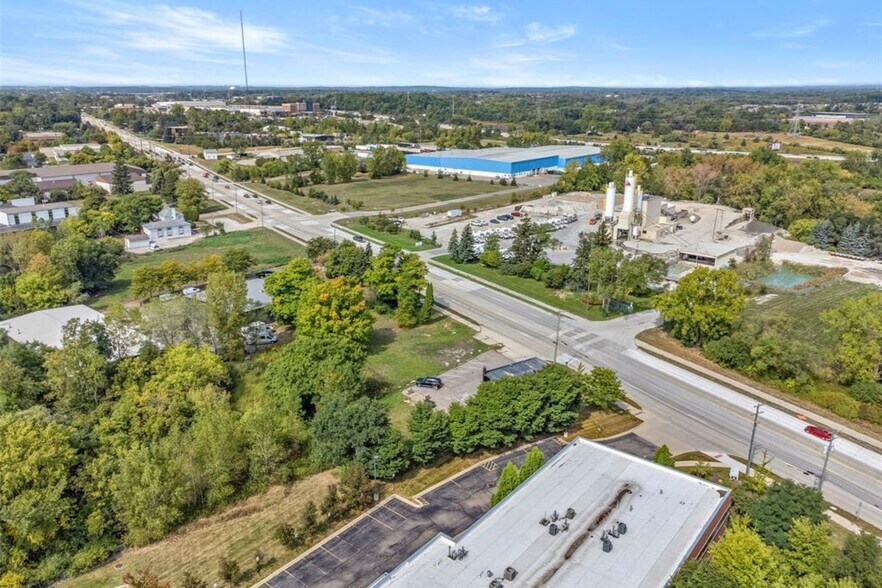 More Photos Of 44911 Grand River Ave, Novi Land For Lease