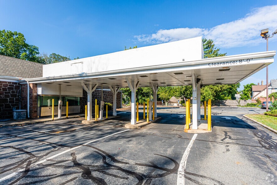 More Photos Of 27 Bloomfield Ave, North Caldwell Medical For Sale