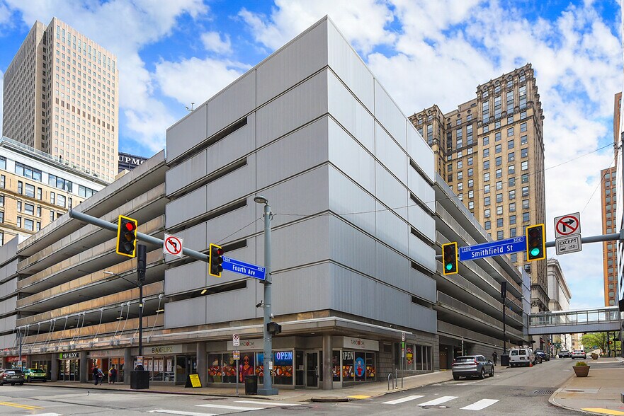More Photos Of 400-416 Smithfield St, Pittsburgh Parking Garage For Lease