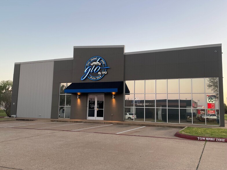 More Photos Of 2144 Harvey Mitchell Pky S, College Station Freestanding For Sale