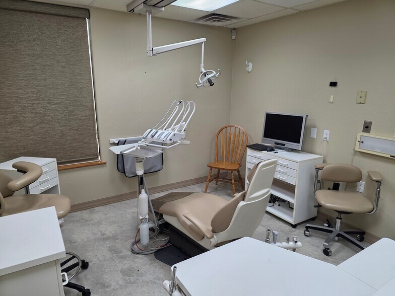 More Photos Of 1801 1st Ave, Longview Medical For Sale
