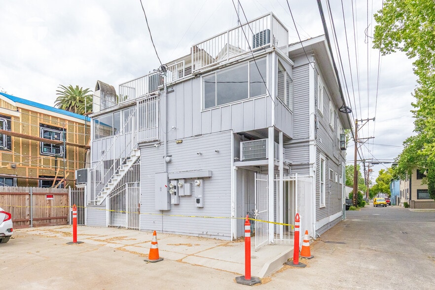 More Photos Of 1117 24th St, Sacramento Storefront Retail Residential For Lease