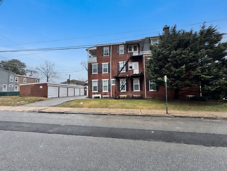 More Photos Of 131 W 18th St, Wilmington Multifamily For Sale