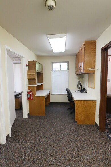More Photos Of 1134 S Linden Rd, Flint Medical For Sale