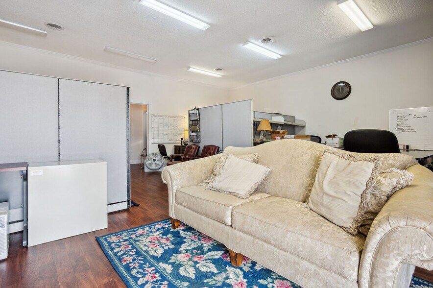 More Photos Of 1212-1216 Gum Branch Rd, Jacksonville General Retail For Sale