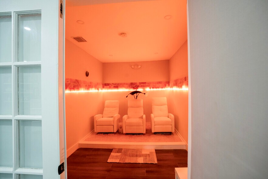More Photos Of 986 NE 126th St, Miami Office Residential For Sale