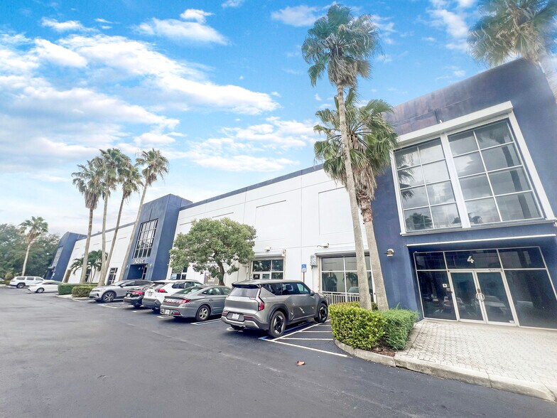 More Photos Of 7620 NW 25th St, Miami Distribution For Sale