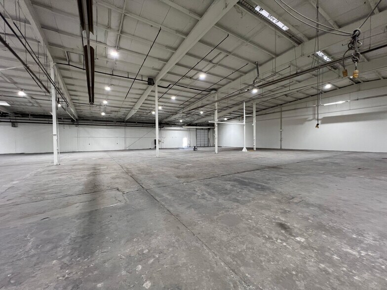 More Photos Of 8635 W 21st St, Sand Springs Warehouse For Lease