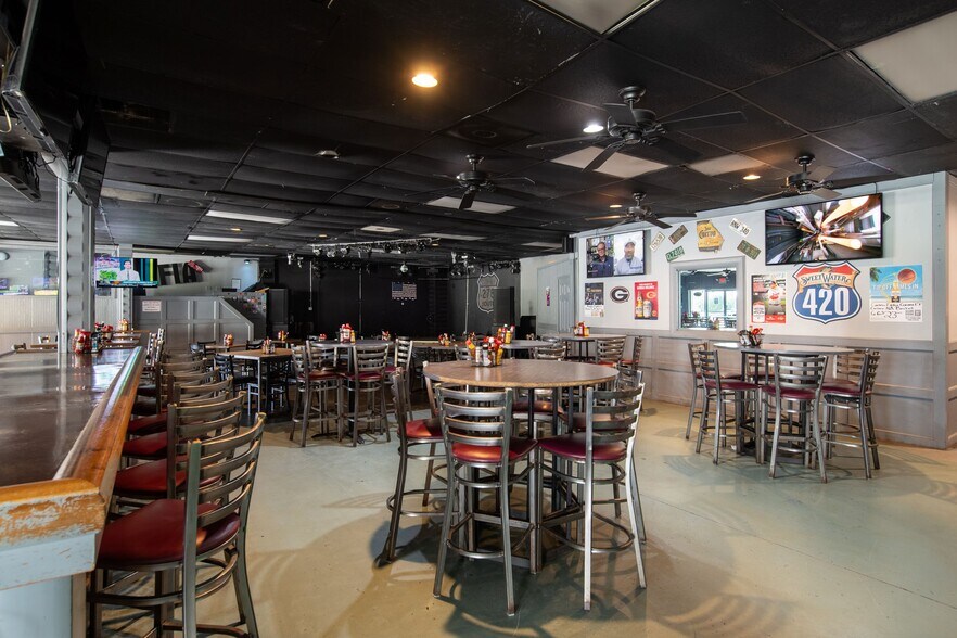 More Photos Of , Dallas General Retail For Sale