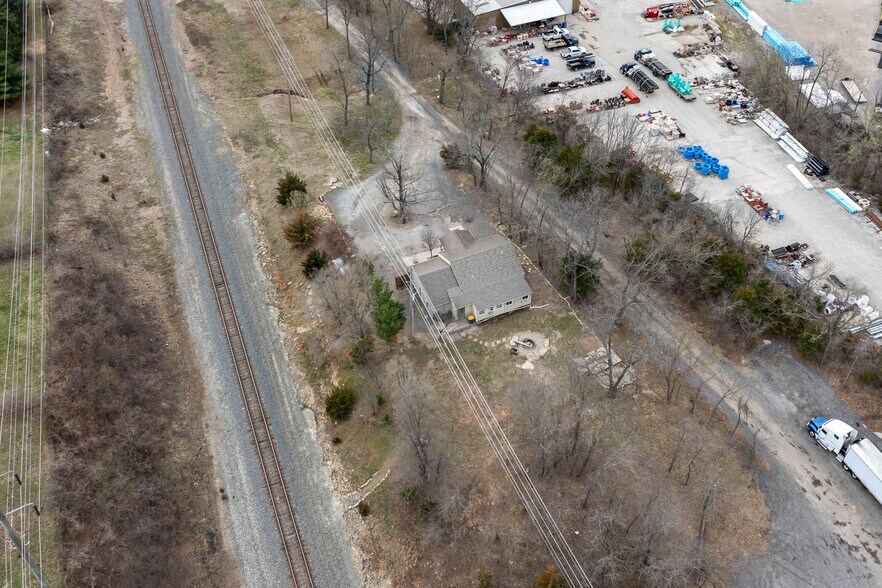 More Photos Of 814 SE Sunnyside School Rd, Blue Springs Warehouse For Sale