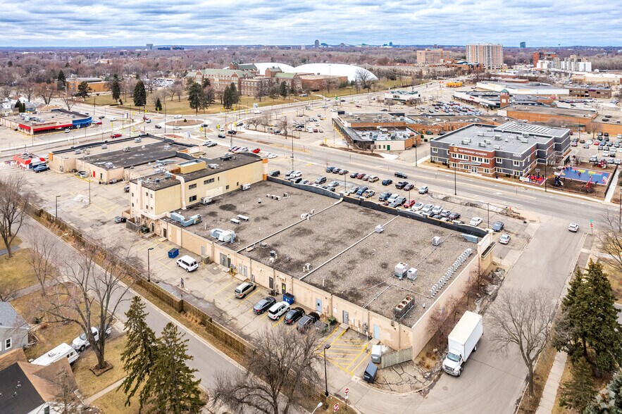 More Photos Of 10 E 66th St, Minneapolis Freestanding For Lease