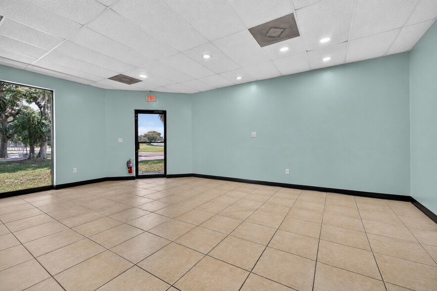 More Photos Of 6301-6305 Gall Blvd, Zephyrhills Freestanding For Lease