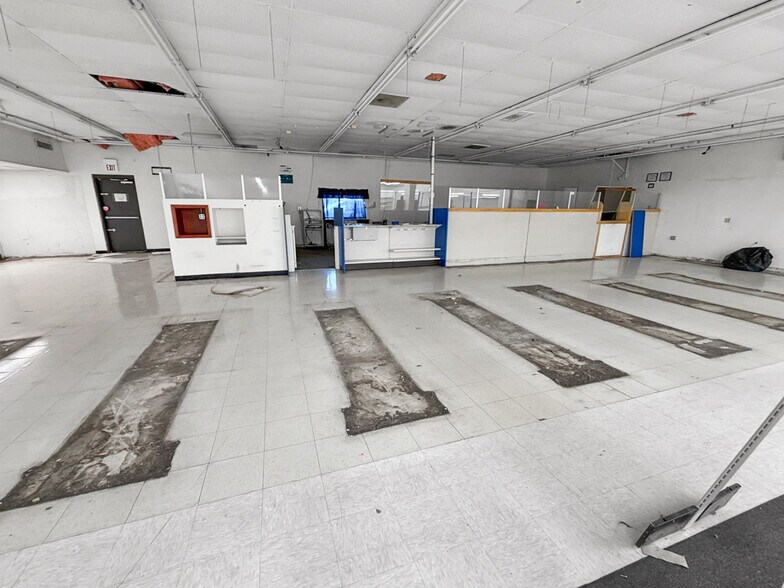 More Photos Of 425 Camden Rd, Huntington Drugstore For Sale