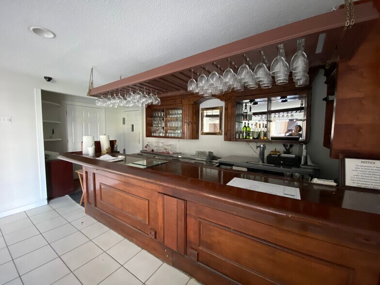 More Photos Of 421 N Lake Dr, Lexington Lodge Meeting Hall For Sale