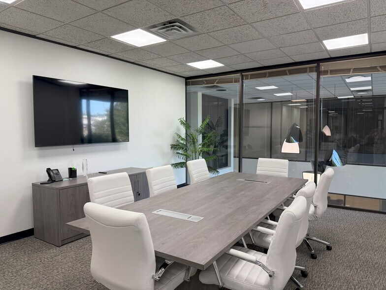 More Photos Of 1240 Blalock Rd, Houston Medical For Lease