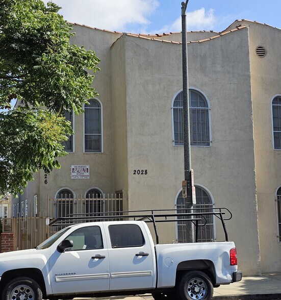 More Photos Of 2026 W 30th St, Los Angeles Apartments For Sale