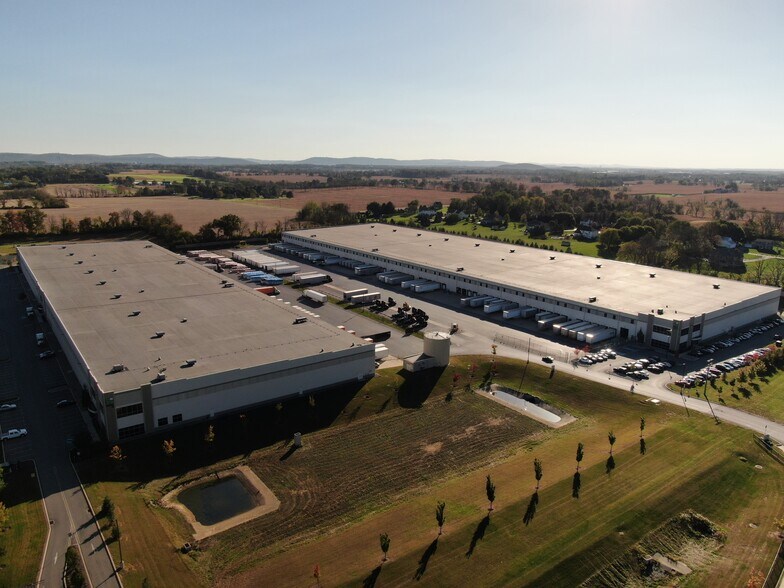 More Photos Of 3895 Eastgate Blvd, Easton Distribution For Lease