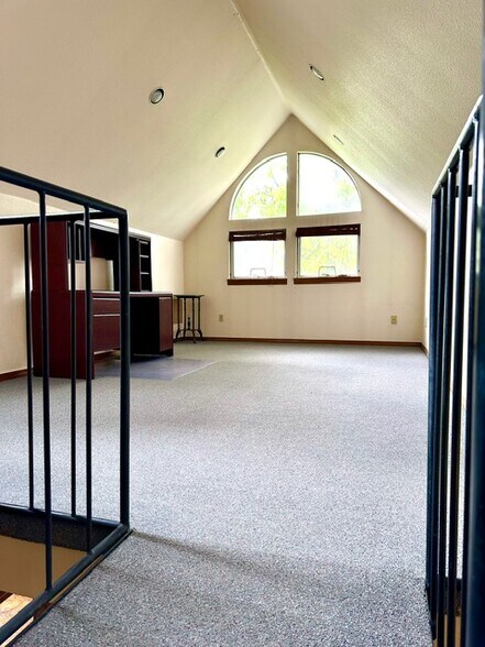 More Photos Of 8235 SW Oleson Rd, Portland Office Residential For Sale