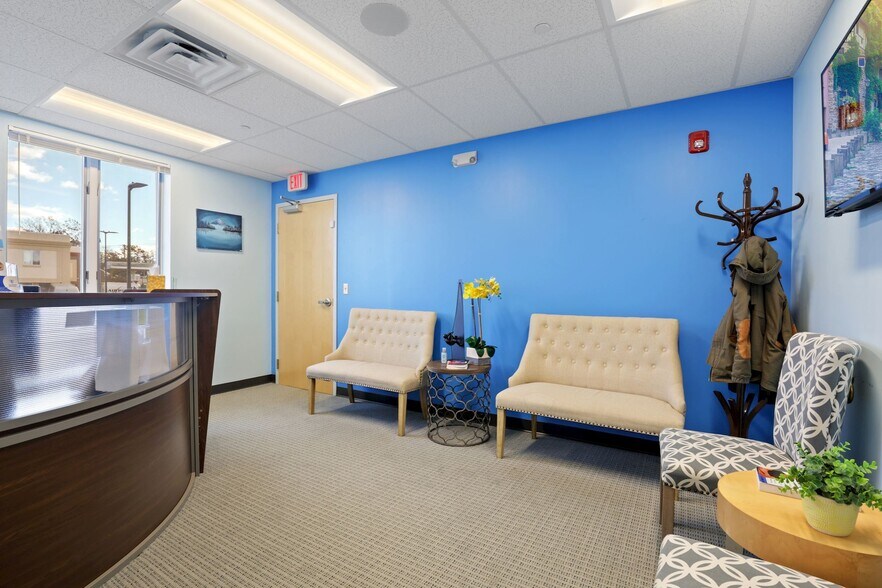 More Photos Of 794-799 Franklin Ave, Franklin Lakes General Retail For Sale