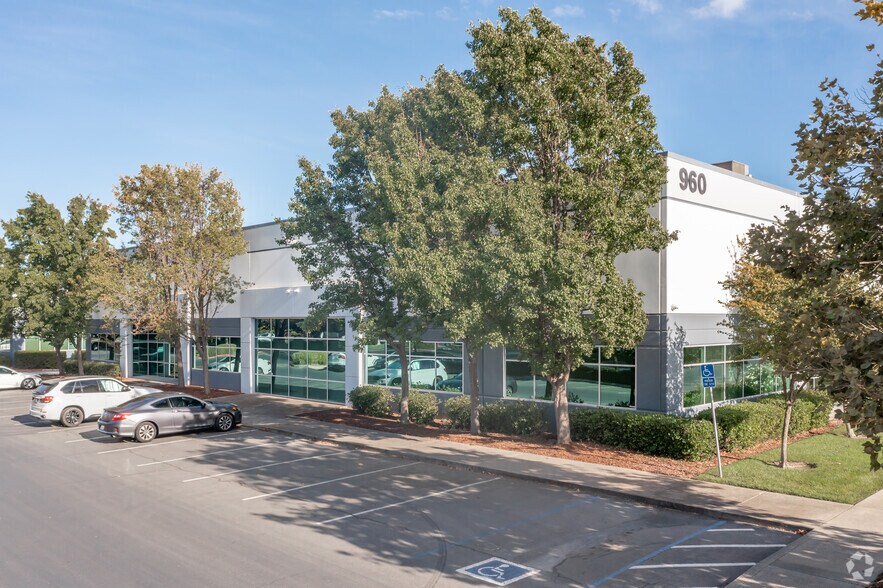 More Photos Of 960 Riverside Pky, West Sacramento Warehouse For Lease