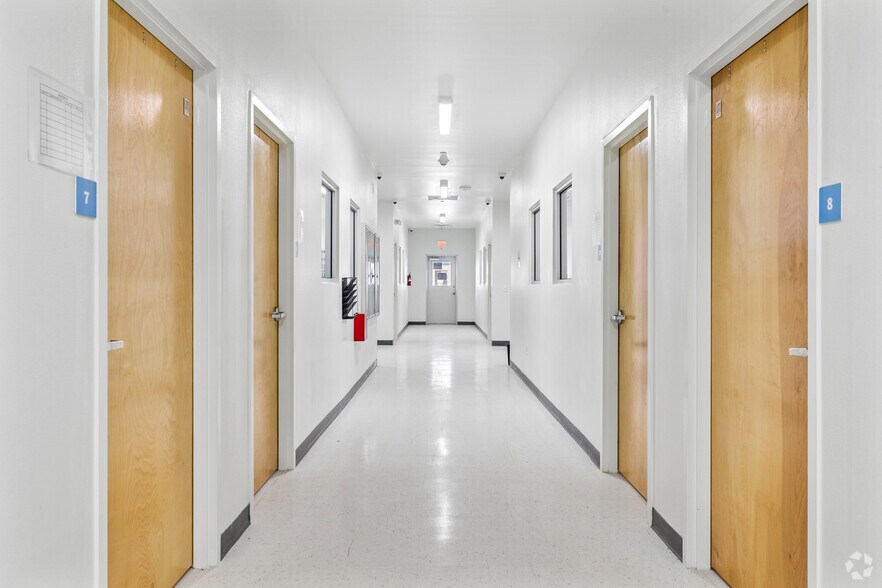 More Photos Of 434 Urenda Loop, Carrizo Springs Industrial For Sale