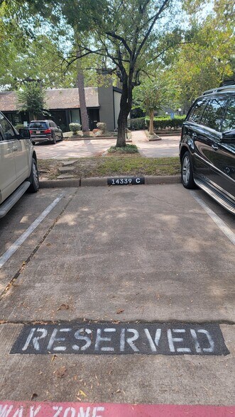 More Photos Of 14339 Torrey Chase Blvd, Houston Office For Sale