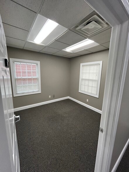 More Photos Of 68 N High St, New Albany Office For Lease
