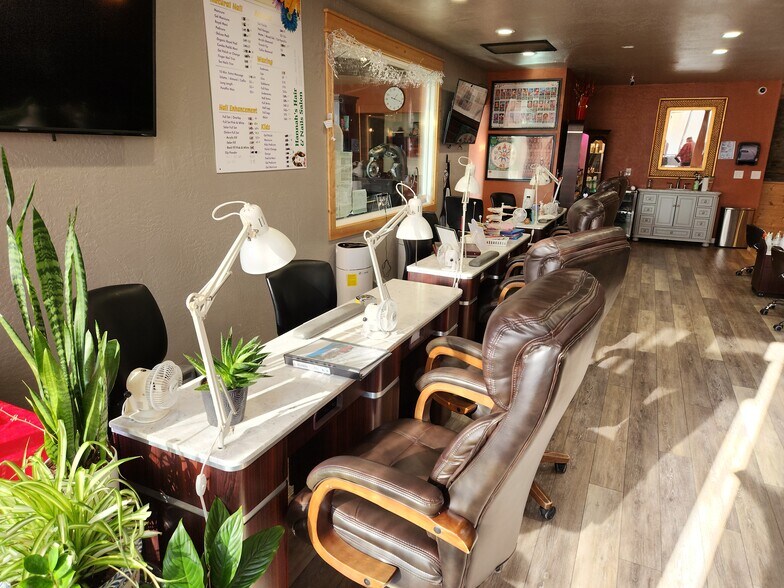 More Photos Of 1304 Ocean Beach Hwy, Longview Storefront Retail Office For Sale