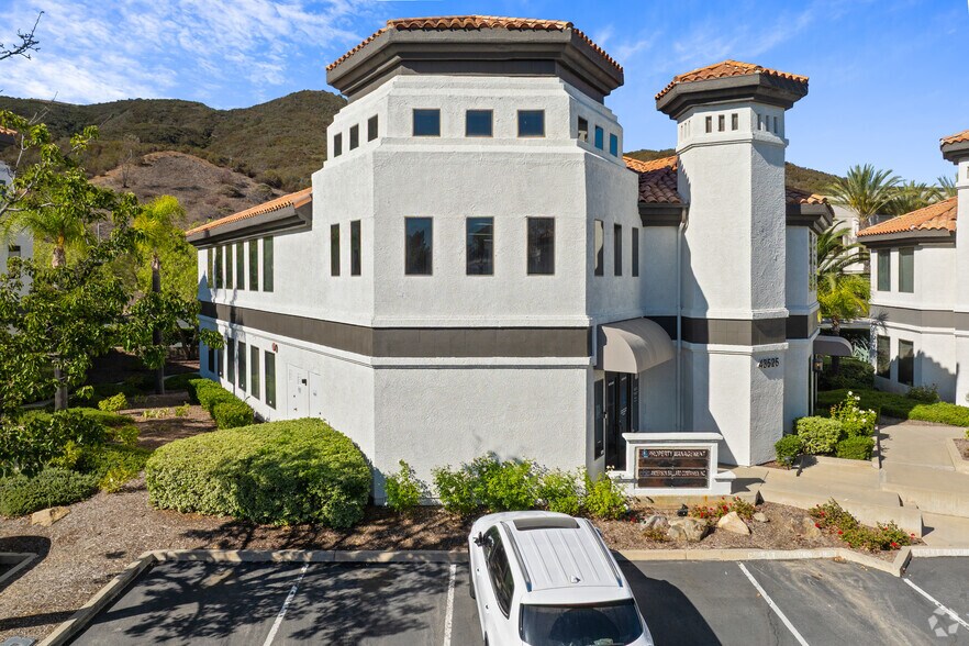 More Photos Of 43525 Ridge Park Dr, Temecula Office For Sale