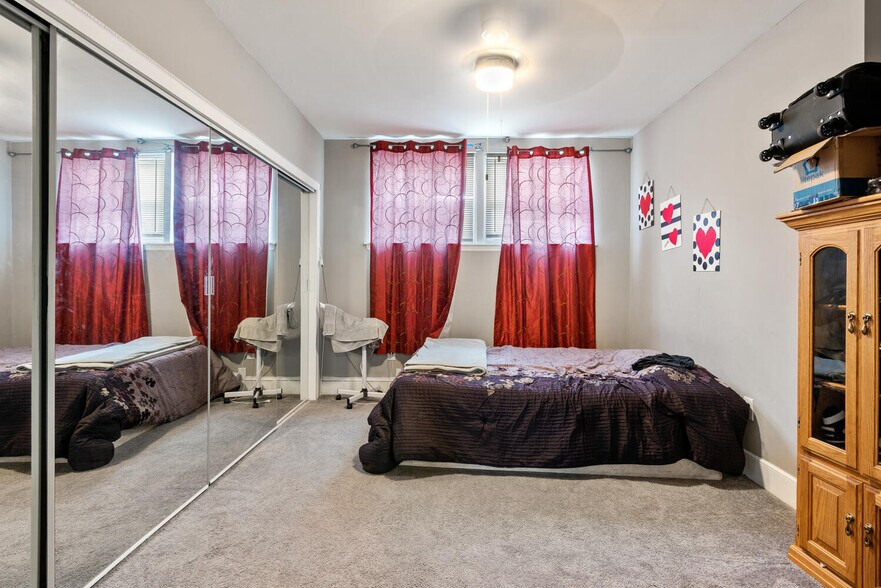 More Photos Of 95 Nutt Rd, Phoenixville Restaurant For Sale