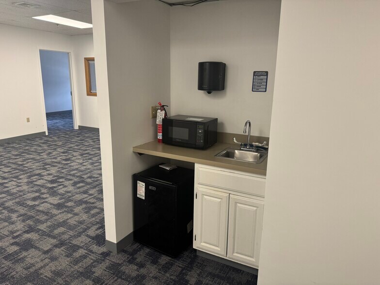 More Photos Of 110 Winn St, Woburn Office For Lease