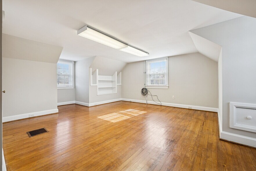More Photos Of 502 Hazelwood Dr, Smyrna Loft Creative Space For Lease