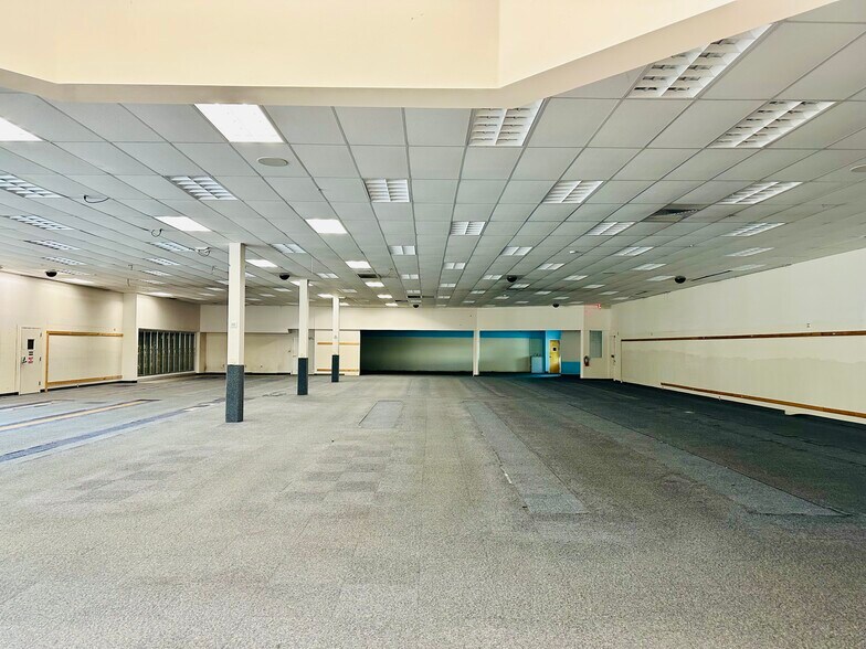 More Photos Of 1701 N University Dr, Pembroke Pines Drugstore For Sale