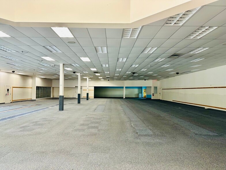 More Photos Of 1701 N University Dr, Pembroke Pines Drugstore For Sale