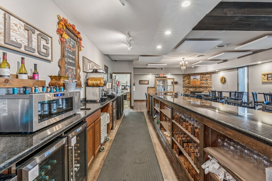 More Photos Of 1720 North Ridge Rd, Findlay General Retail For Sale