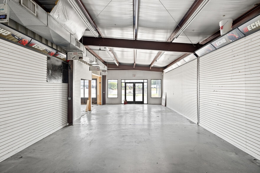 More Photos Of 4250 Atlanta Hwy, Bogart Freestanding For Sale