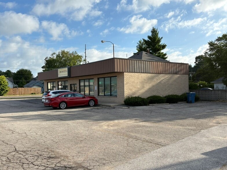 More Photos Of 1008 E Lincoln Hwy, New Haven Office For Sale