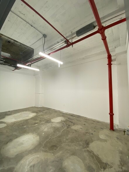 More Photos Of 901 E 31st St, Los Angeles Manufacturing For Lease